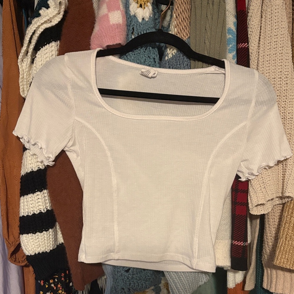 NWOT Destined XS White Ribbed Crop Top